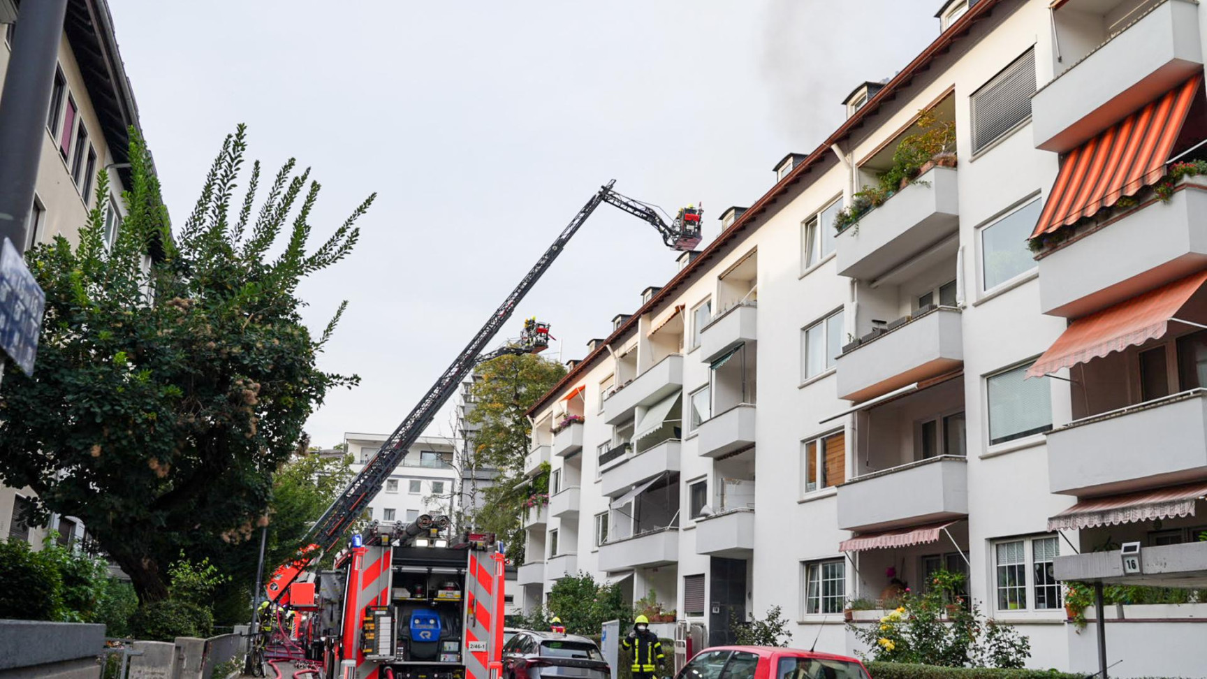 image.title Hessen: Gas-Explosion in Frankfurt: Mann rennt brennend auf die  image