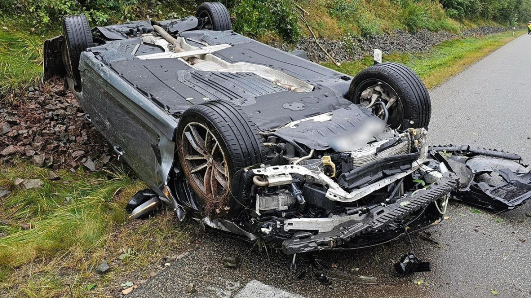 image.title Schwerer Unfall auf der A im Eichsfeld bei Starkregen: Frau und  image